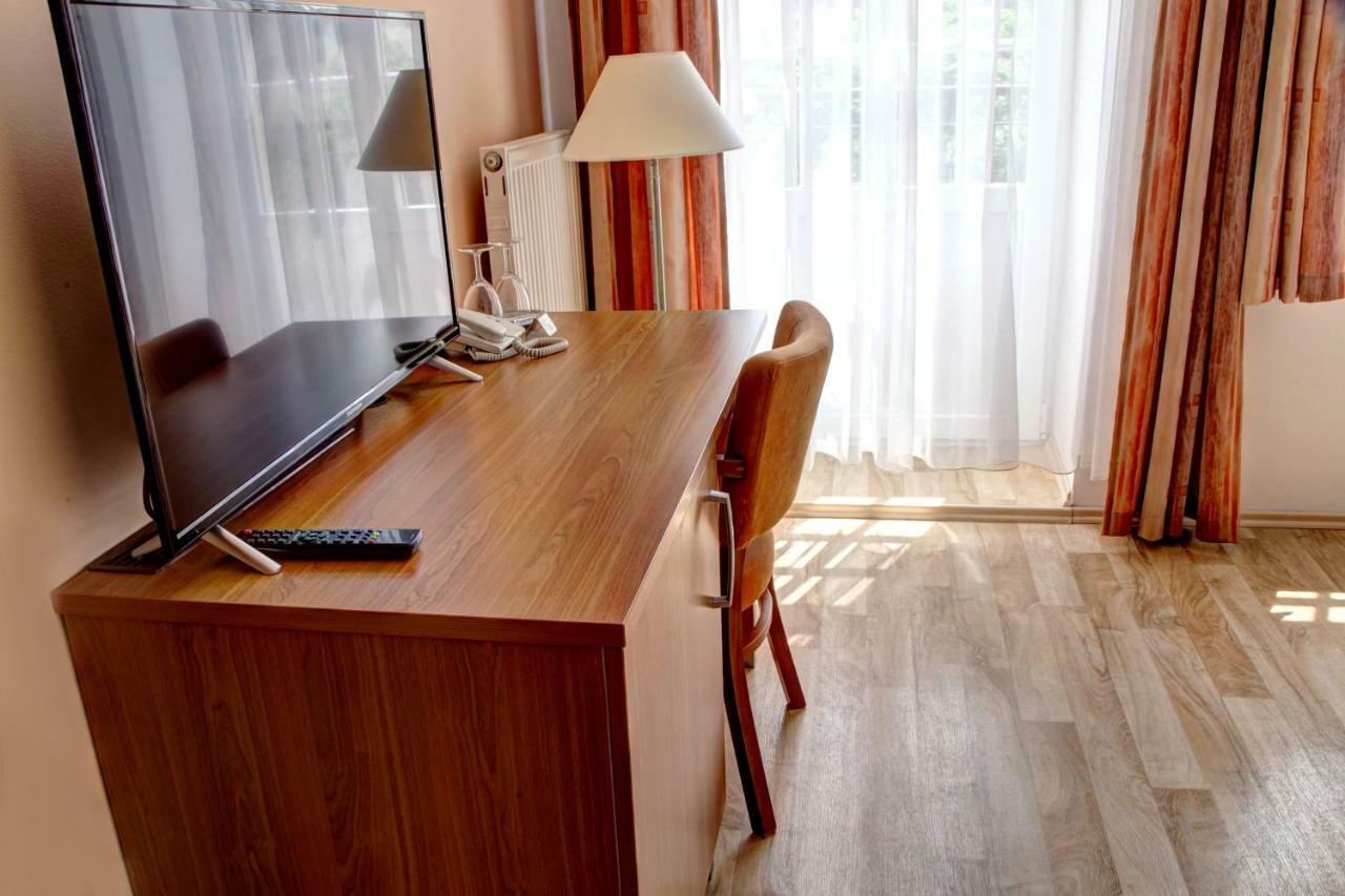 Penzion Tillerova Vila Lazne Bohdanec Luaran gambar